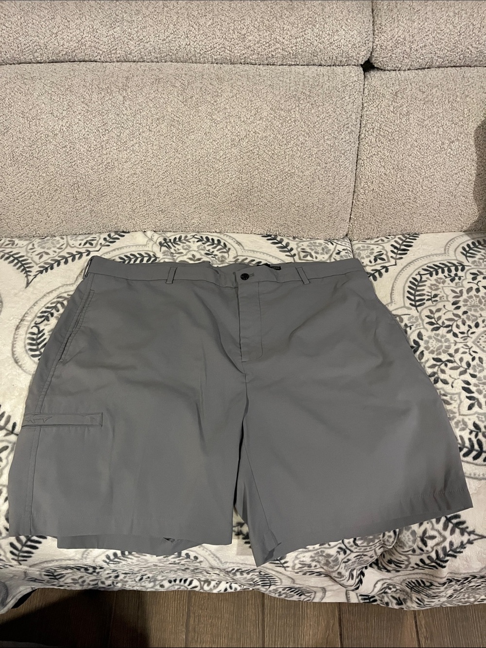 Greg Norman Men's Gray Outdoor Cargo Shorts